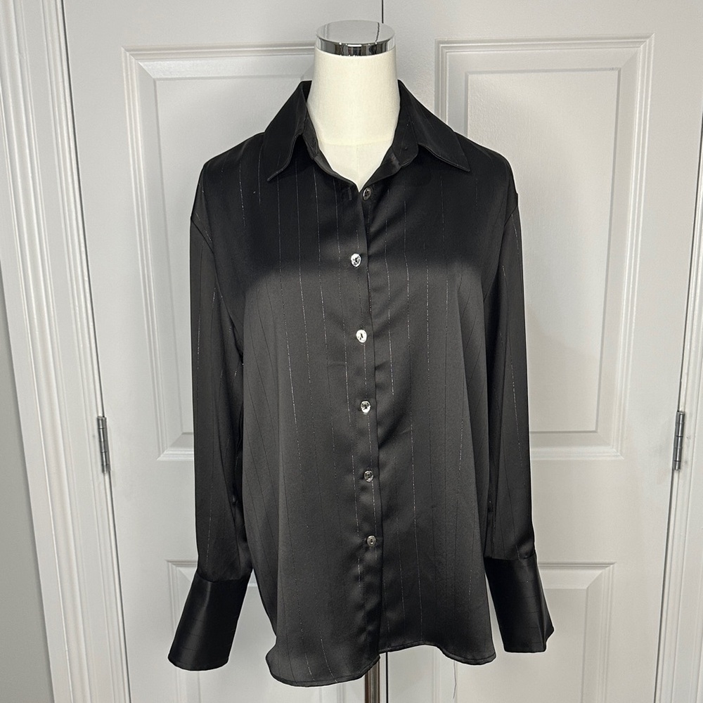 NWT Aladore Black Satin Silver Pinstripe Relaxed Fit Button-Down Shirt Size S-M